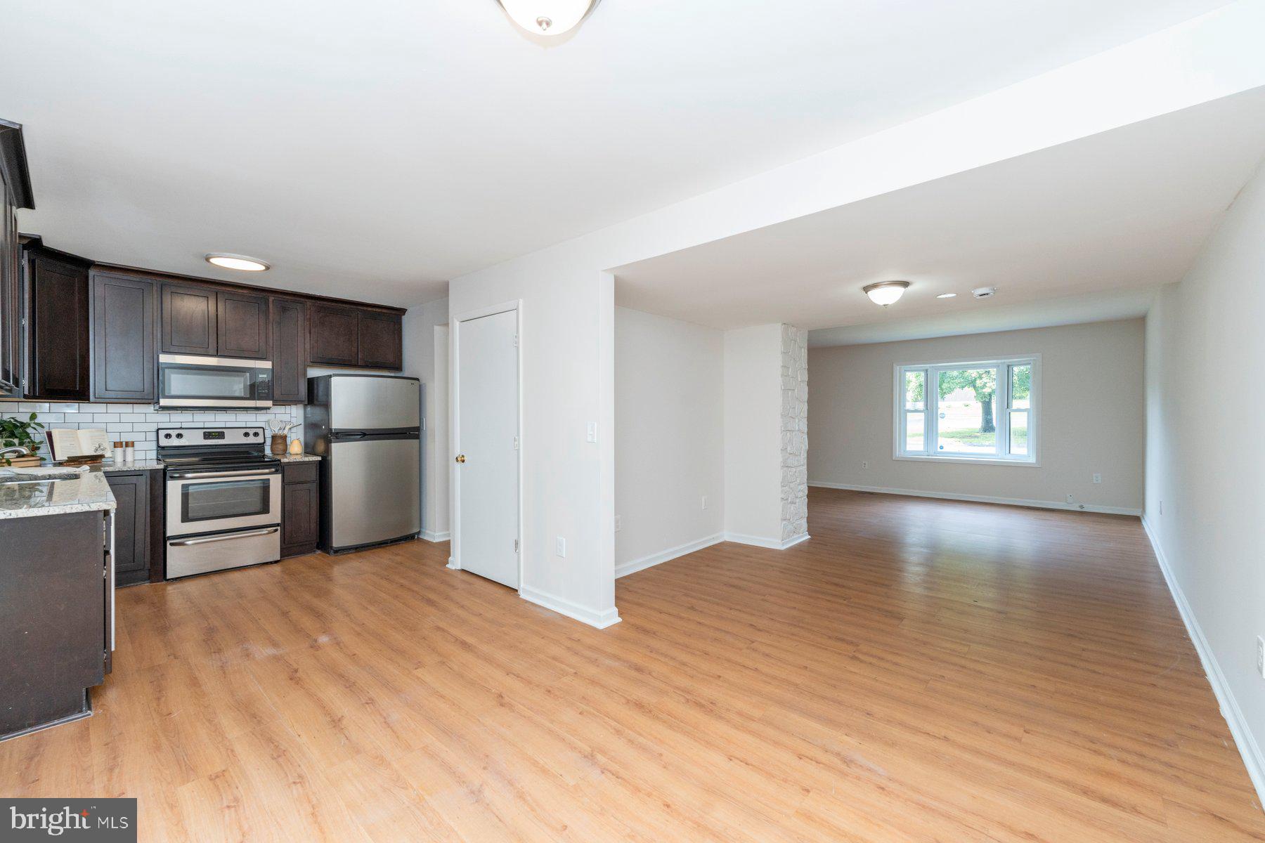 SEVEN COURTS - Residential