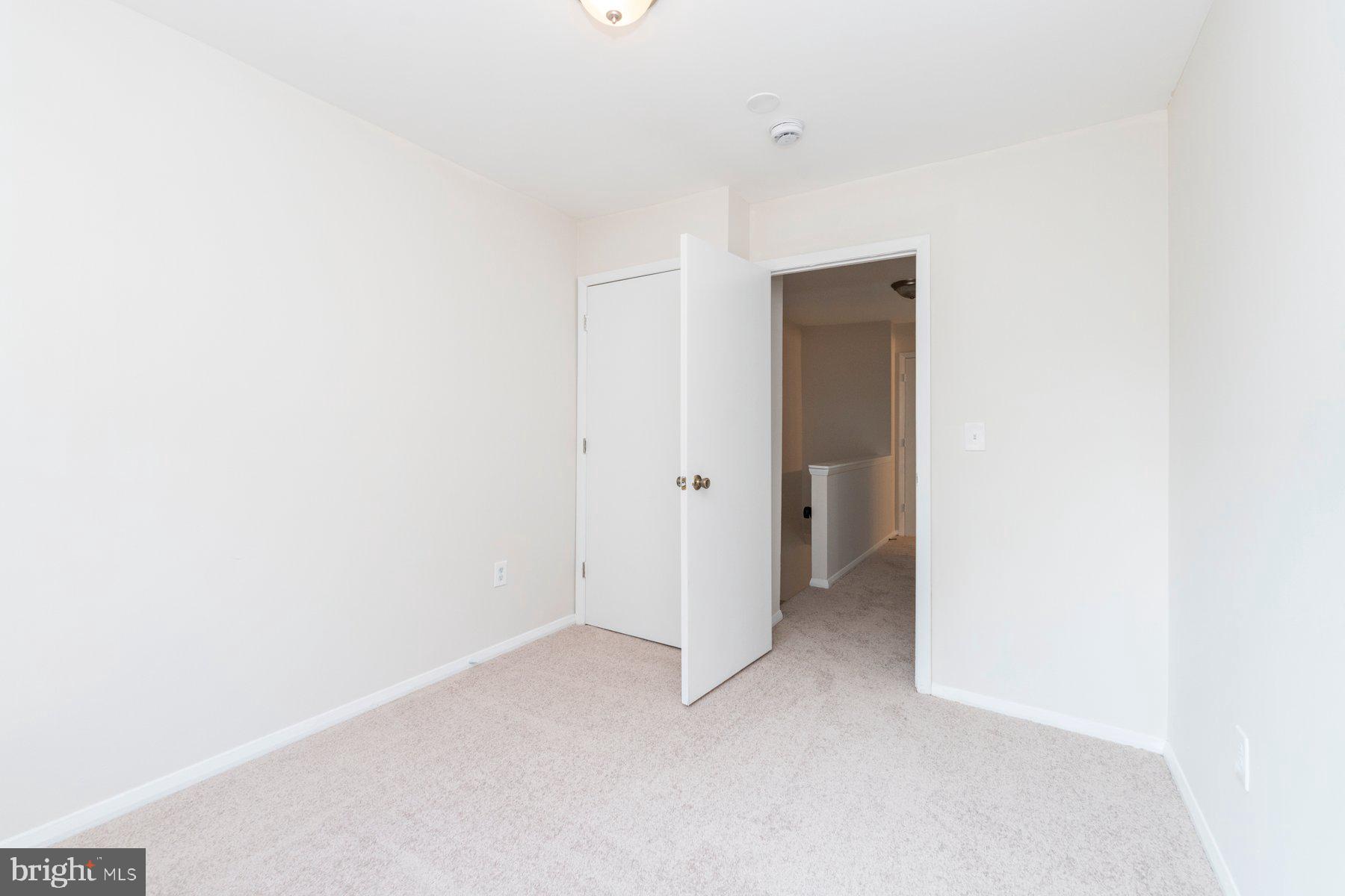 SEVEN COURTS - Residential