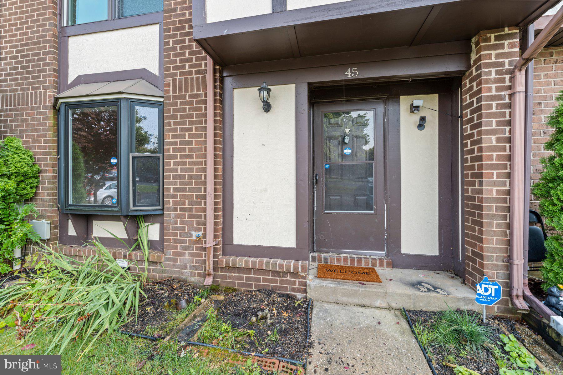 SEVEN COURTS - Residential