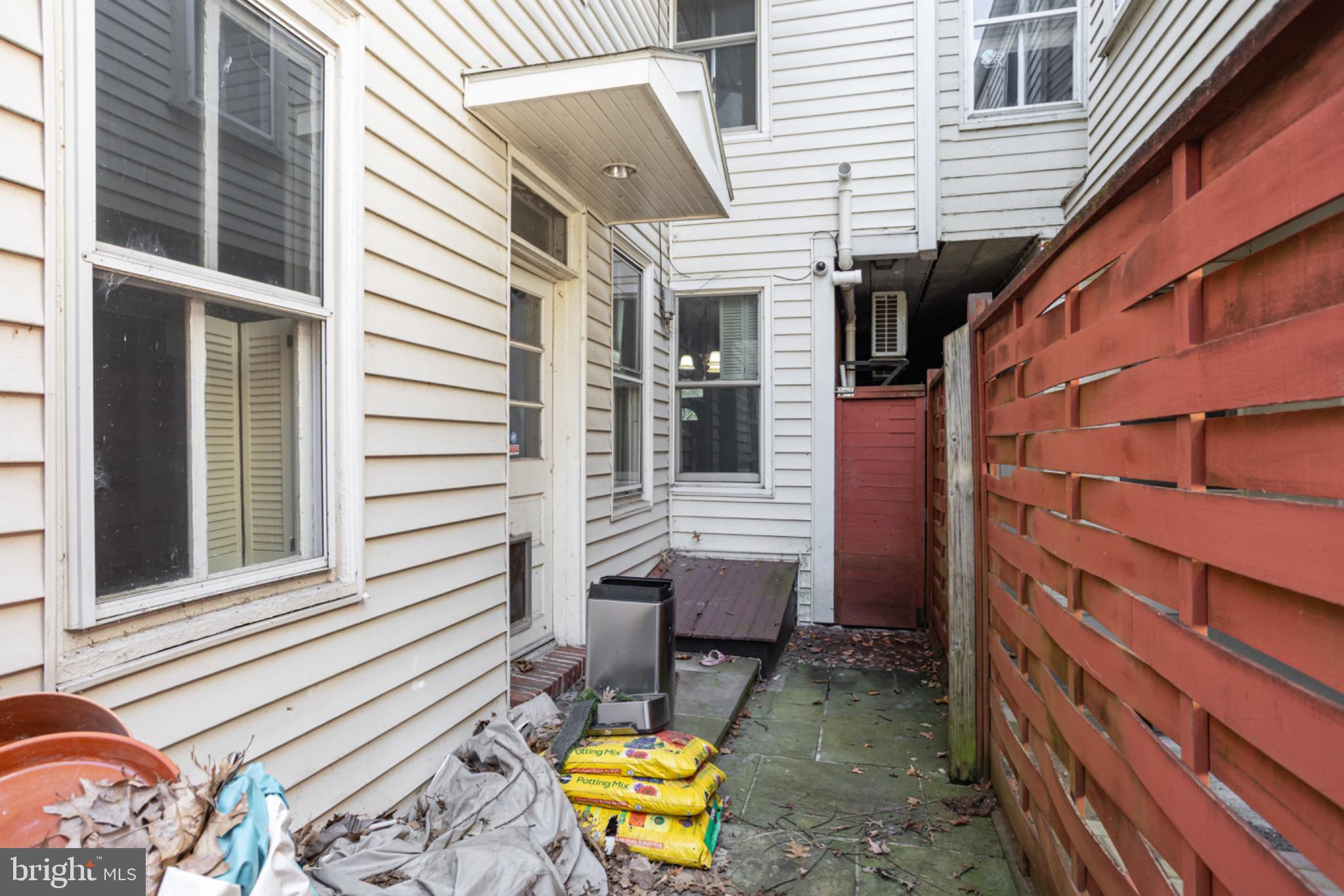 623 S FRONT STREET
