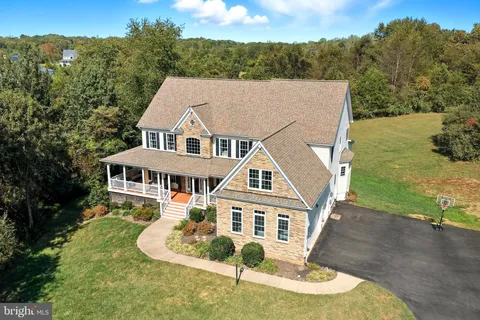 10004 Windy Hill Drive, Nokesville, VA MLS: VAPW2104710