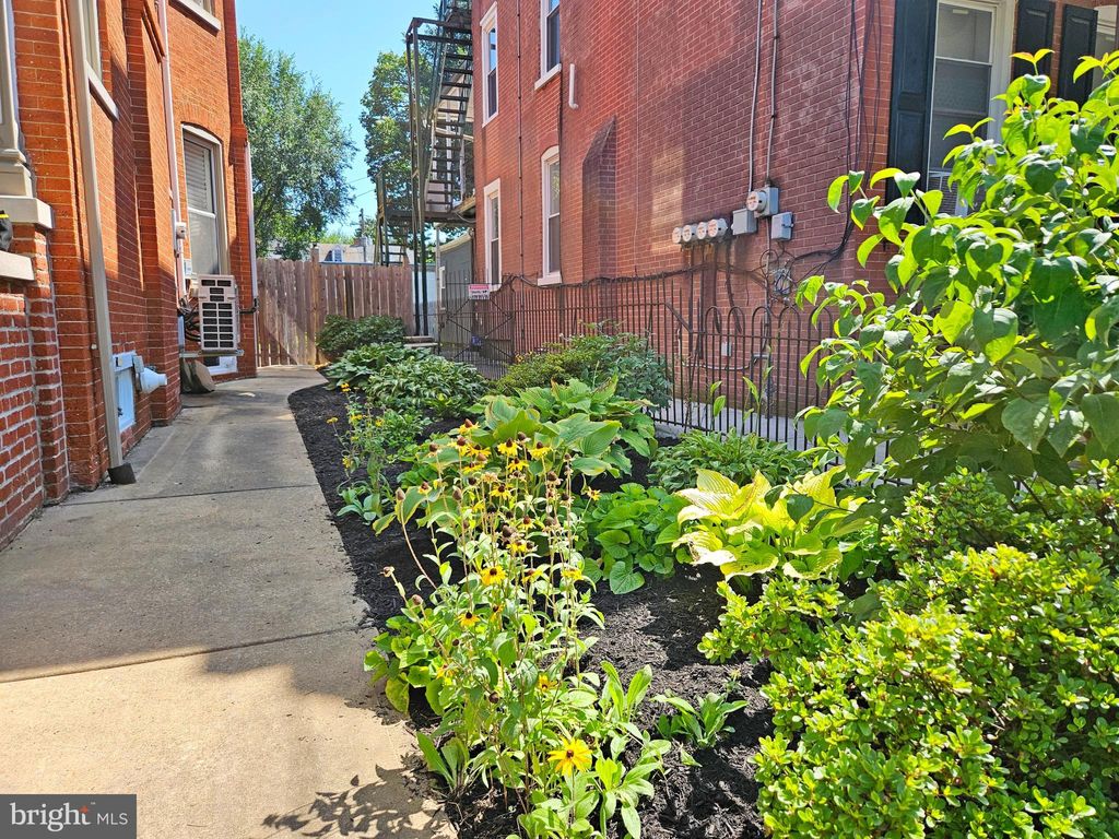 Photo of 619 N Lime Street, Lancaster, PA 17602 (MLS # PALA2055916)