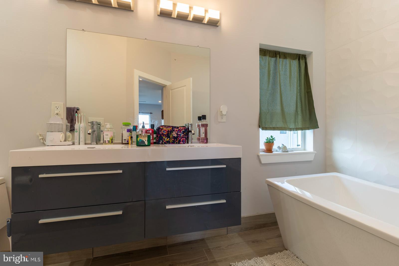 FISHTOWN - Residential Lease