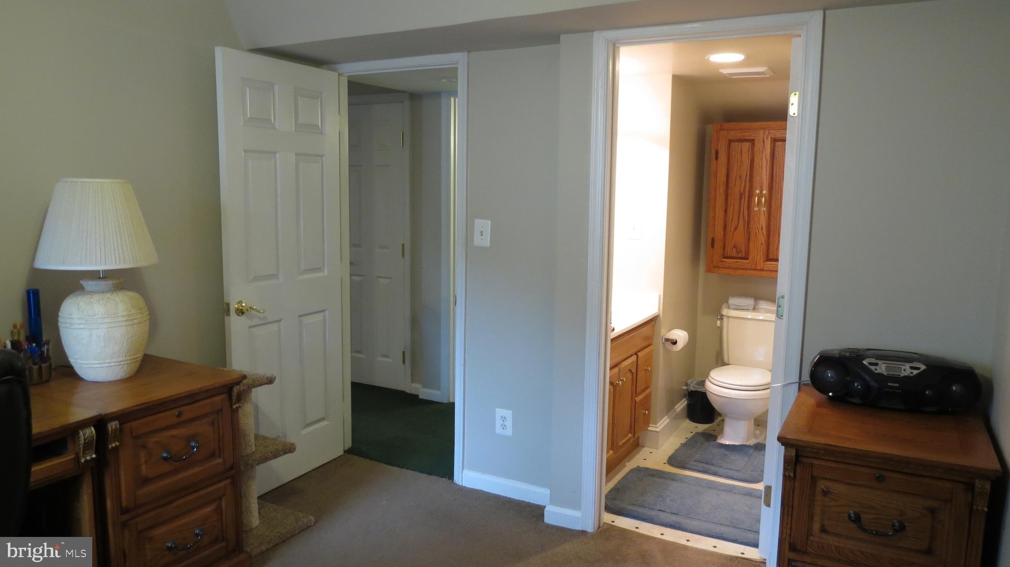 KINGSTON CHASE - Residential