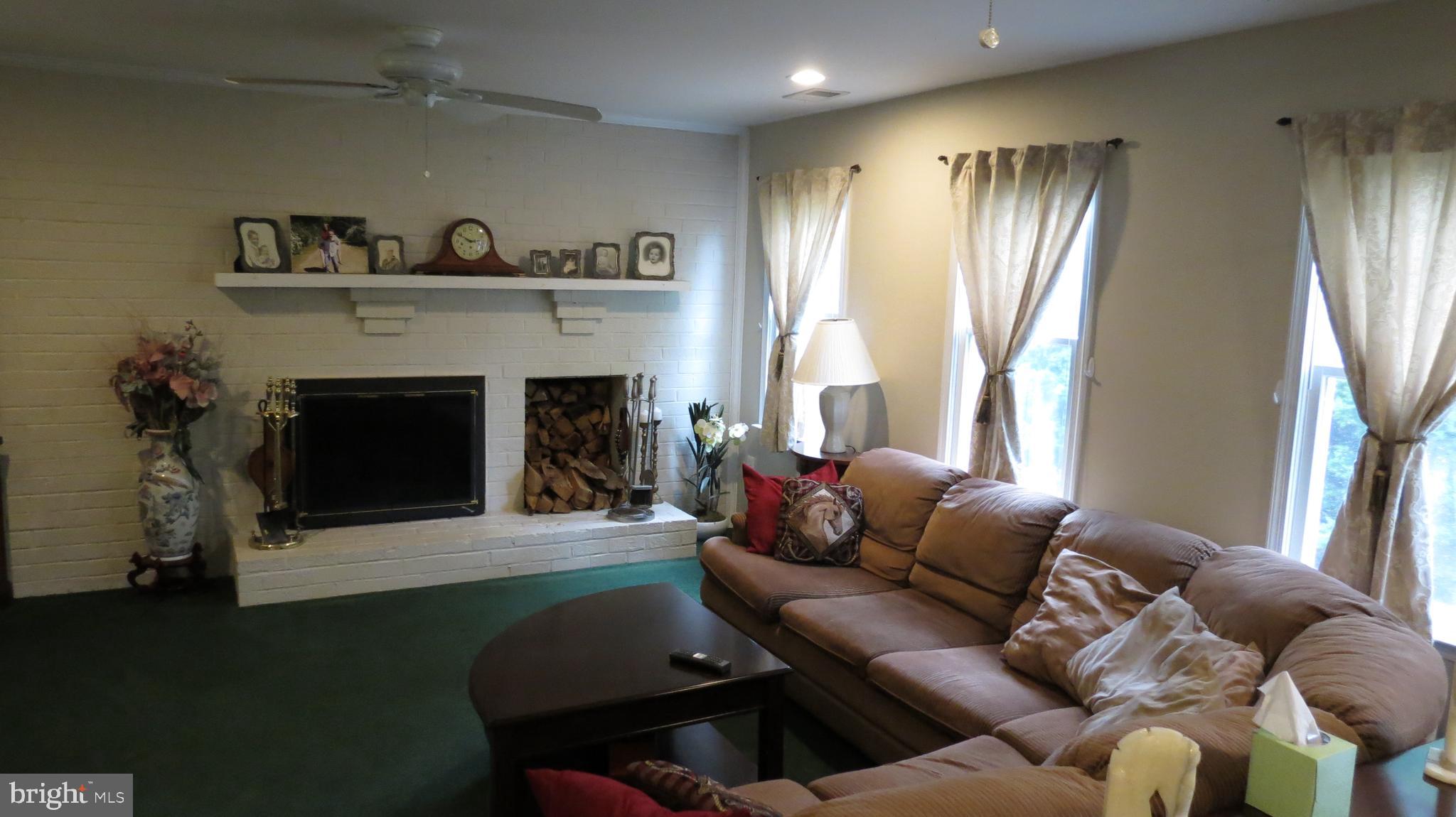 KINGSTON CHASE - Residential