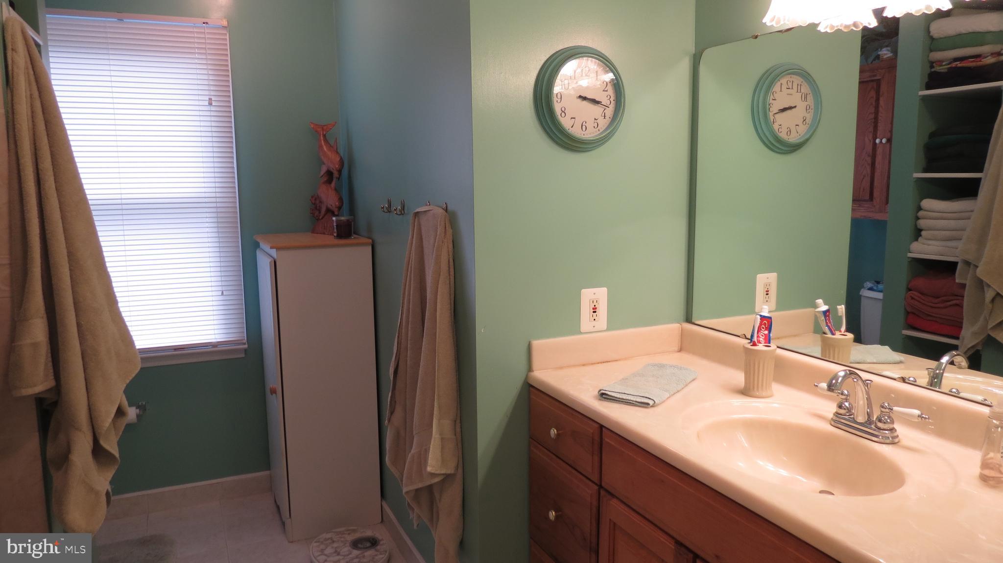 KINGSTON CHASE - Residential