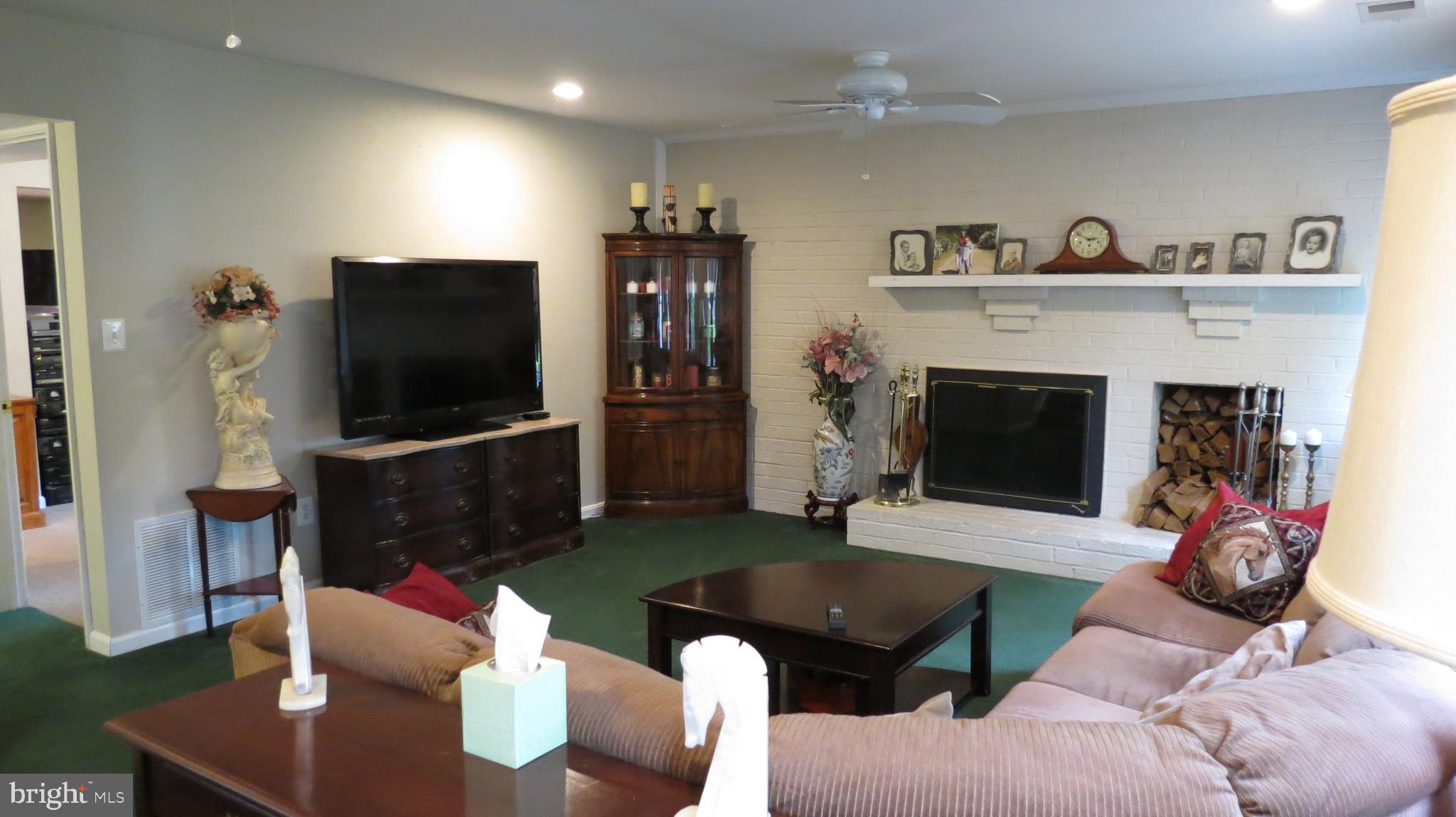 KINGSTON CHASE - Residential