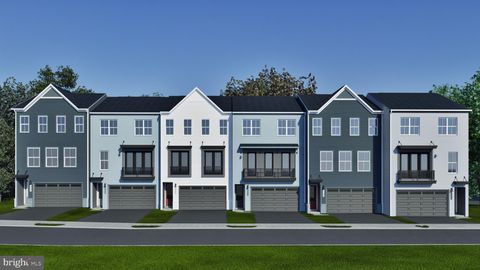 Photo of Monarch Road #TAHOE 24-F2, MANASSAS, VA 20110 (MLS # VAMN2009550)