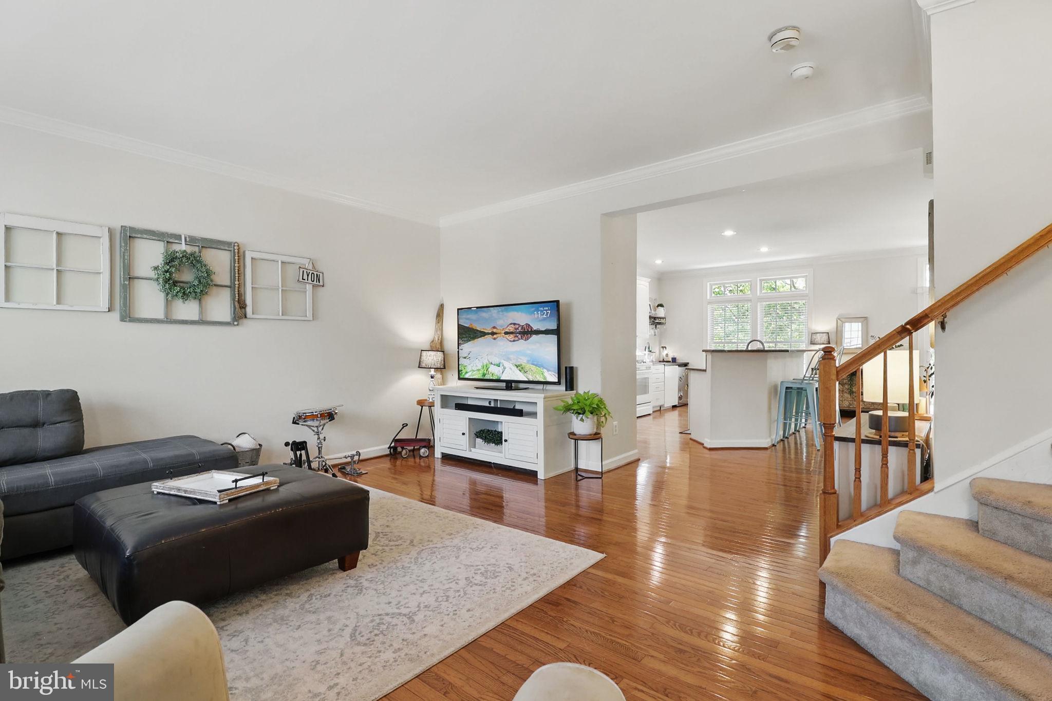 VIRGINIA OAKS - Residential