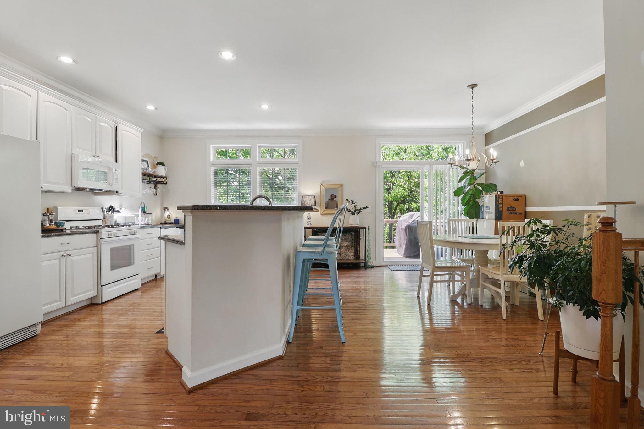 VIRGINIA OAKS - Residential