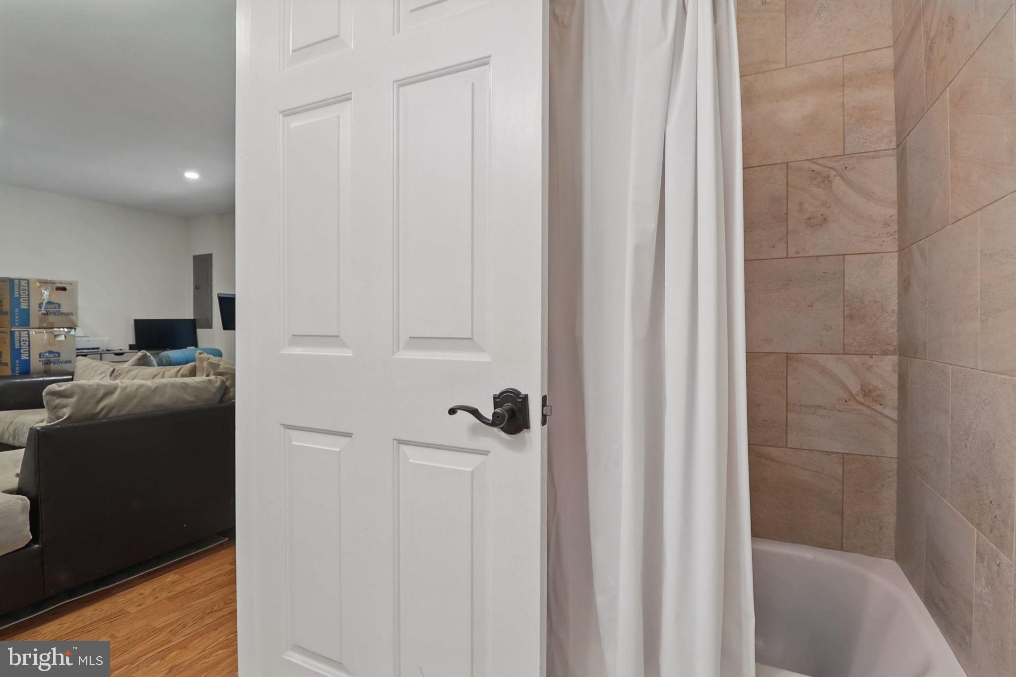 VIRGINIA OAKS - Residential