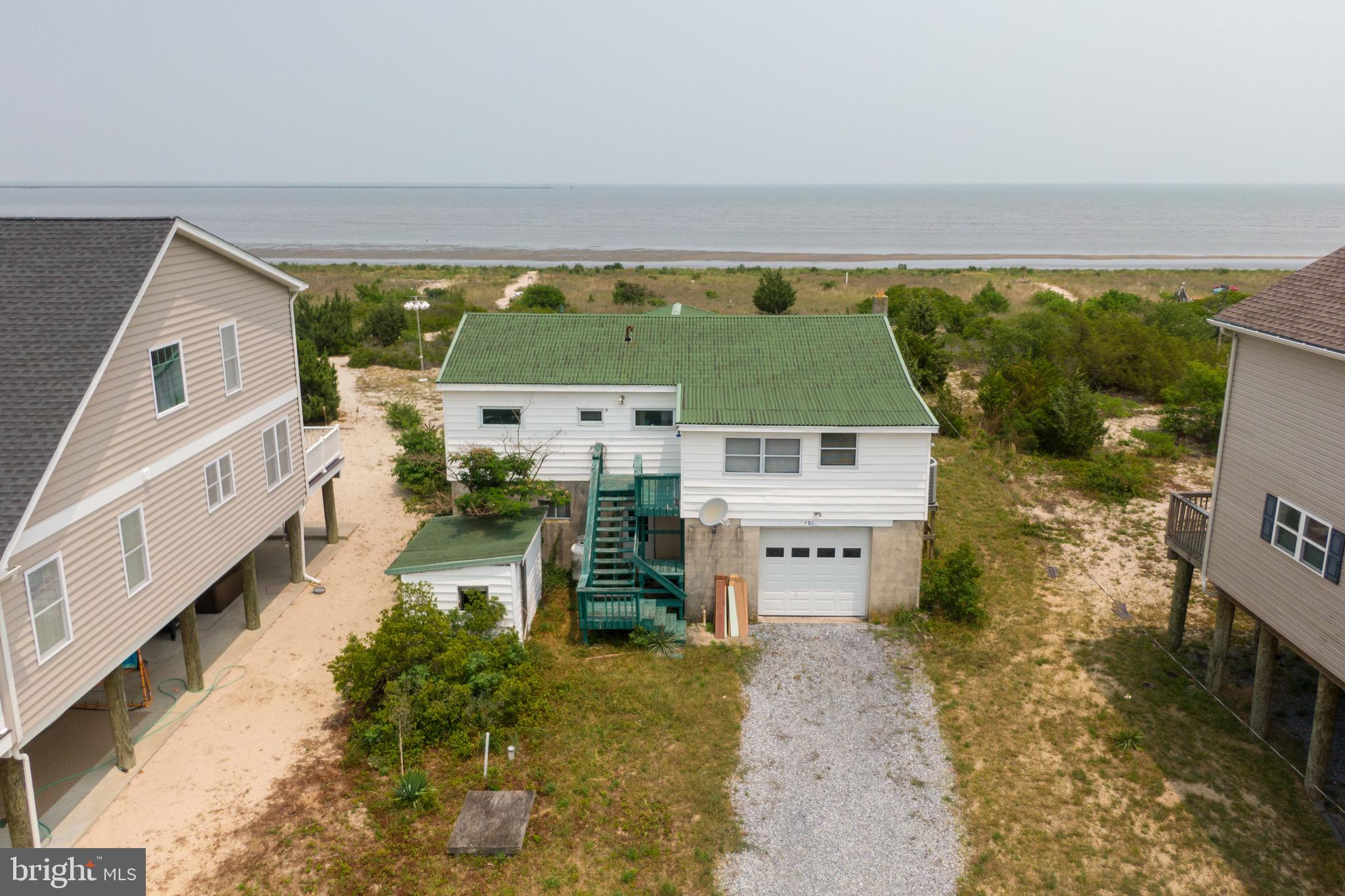 581 BAY AVENUE