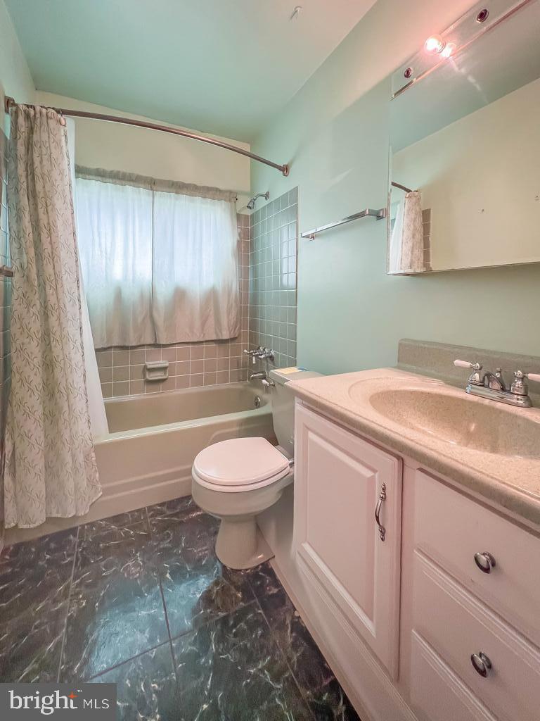 LAKESIDE - Residential