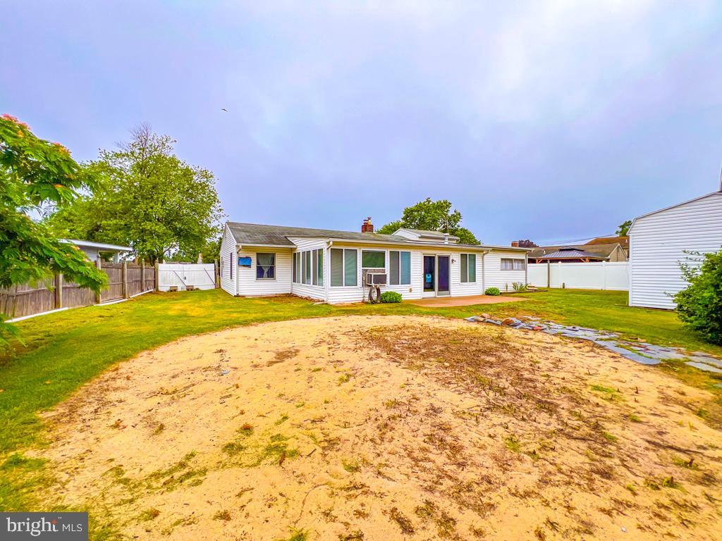 LAKESIDE - Residential