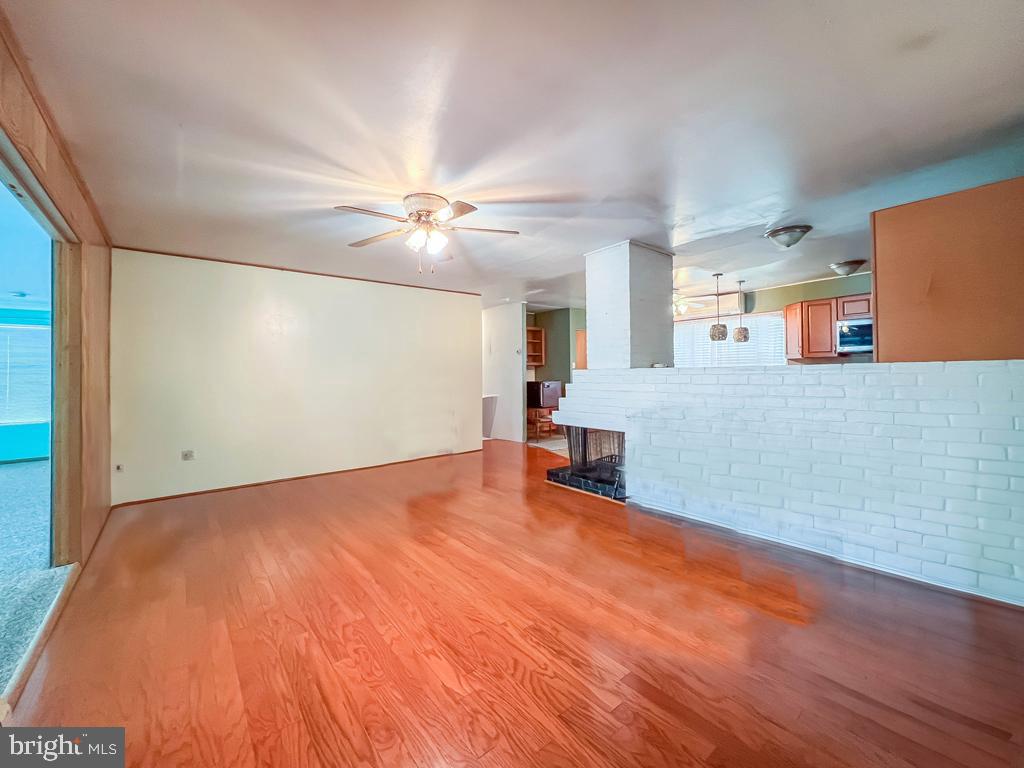 LAKESIDE - Residential