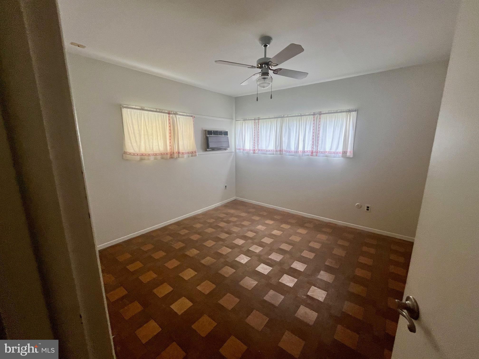 LAKESIDE - Residential