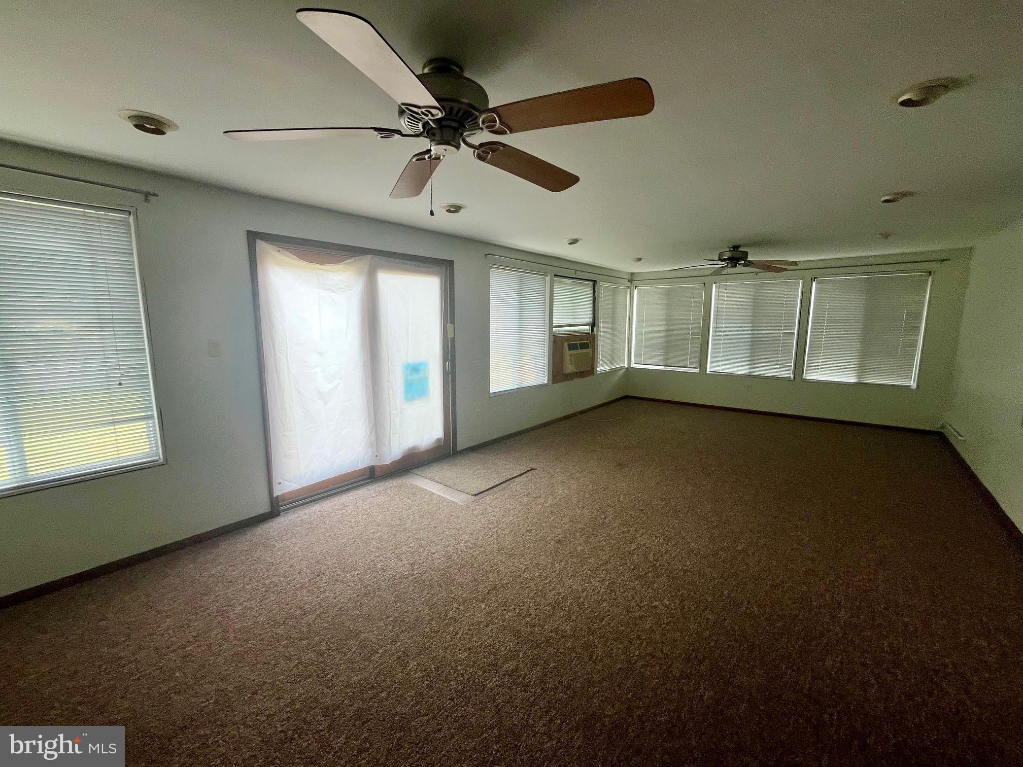 LAKESIDE - Residential