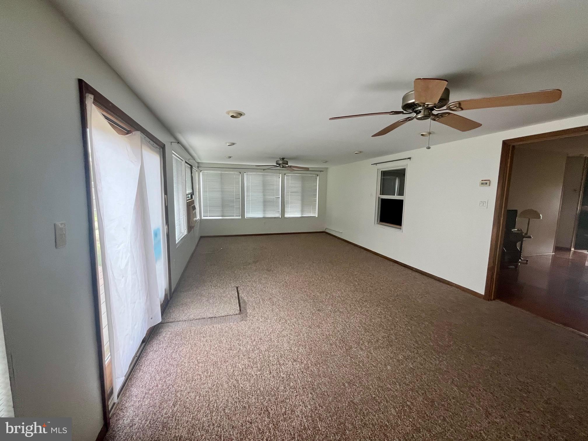 LAKESIDE - Residential