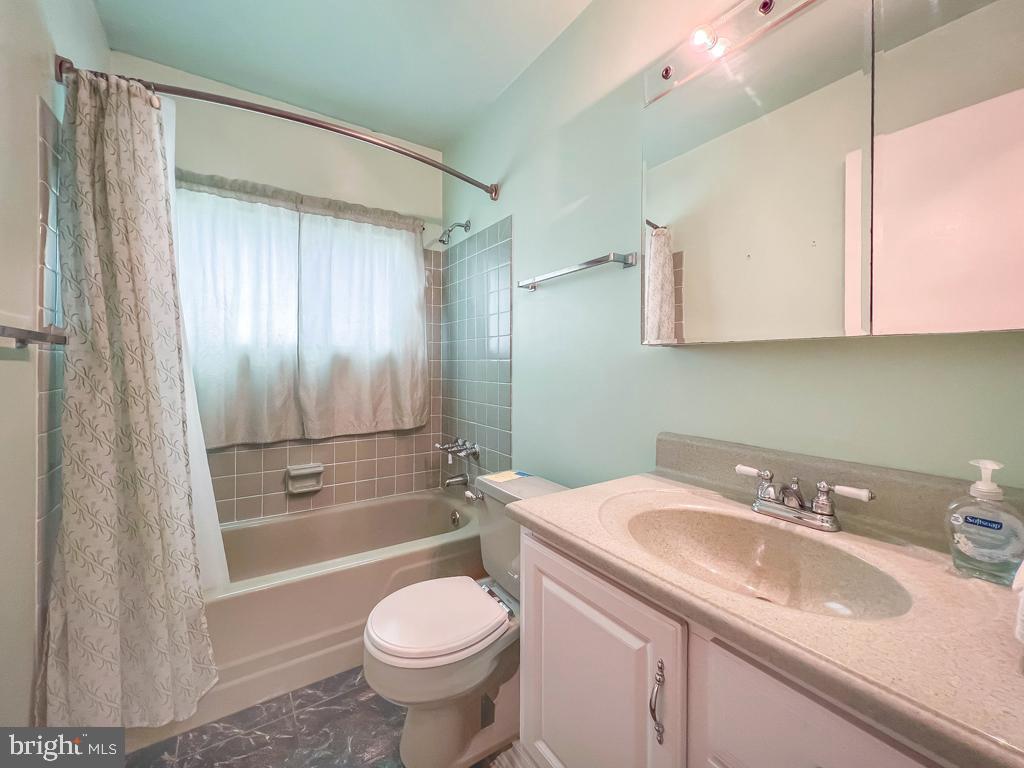 LAKESIDE - Residential