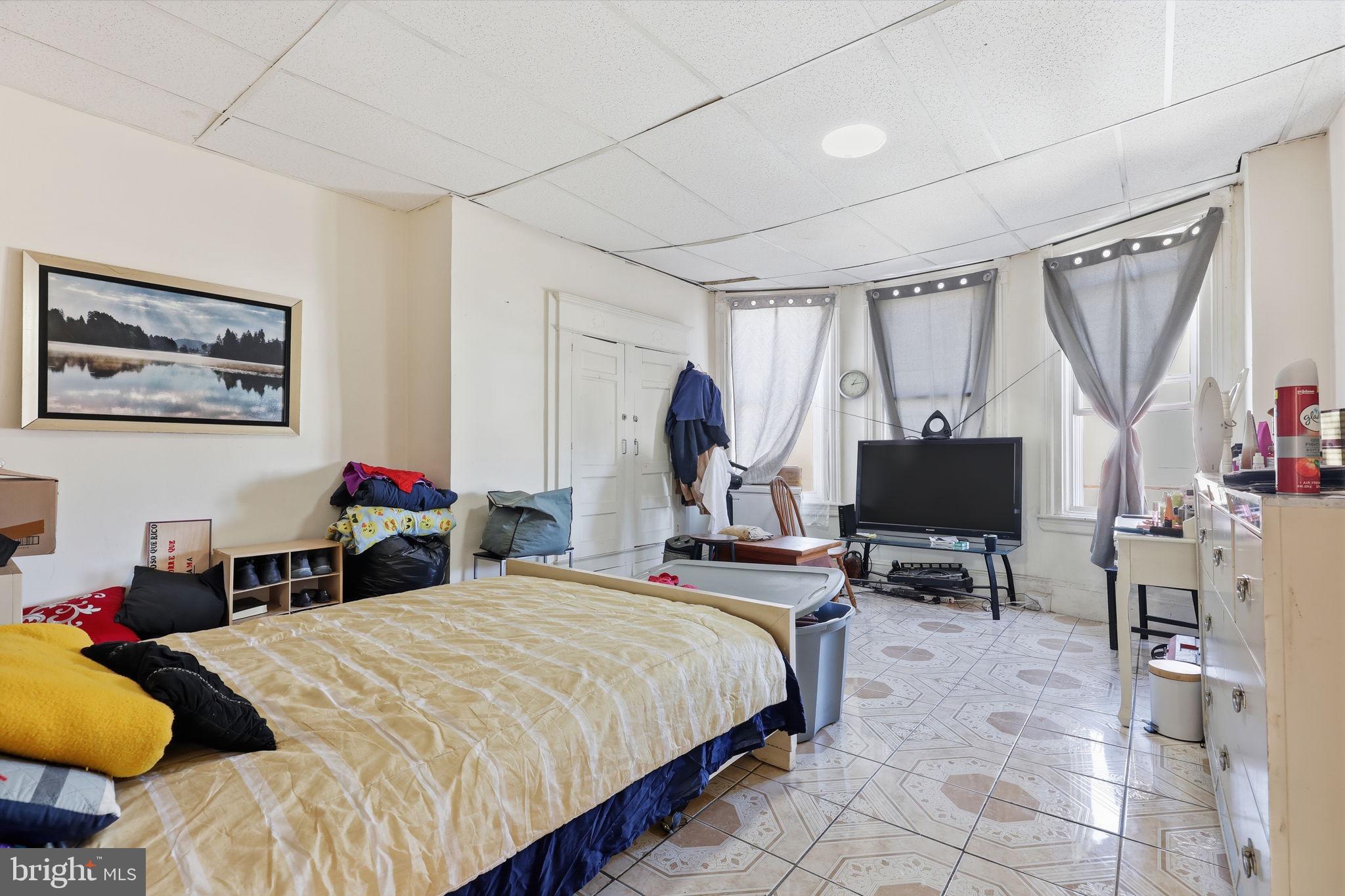 KENSINGTON - Residential Income