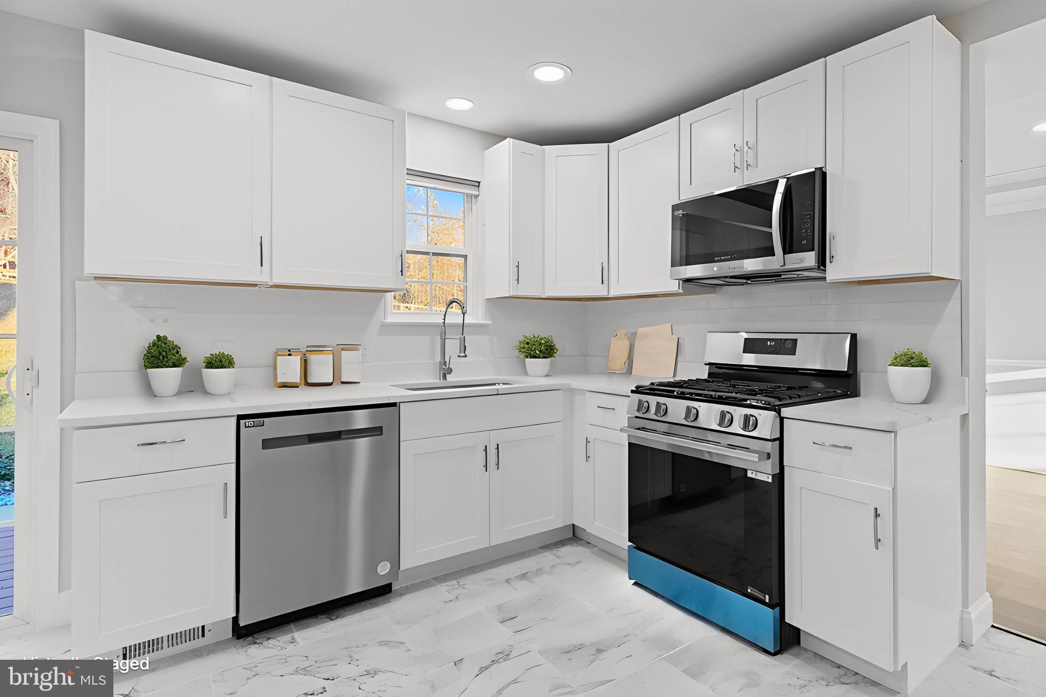 2514 HIGHCREST COURT