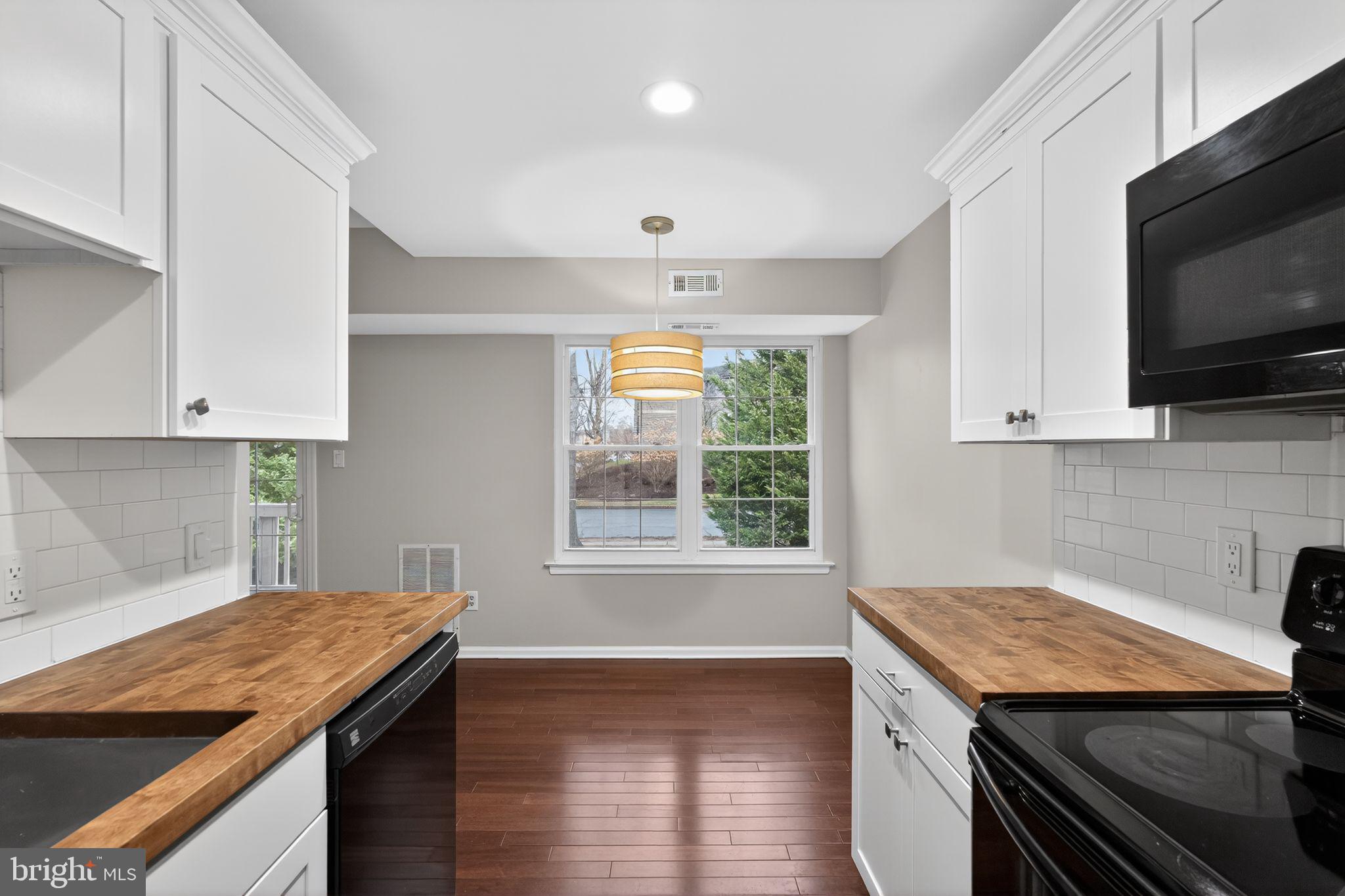 VILLAGE SHIRES - Residential Lease