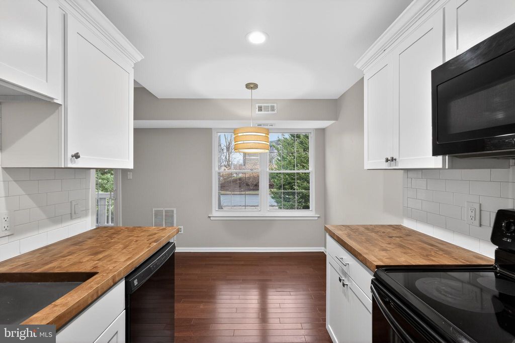 Photo of 8022 Beacon Hill Drive #11, SOUTHAMPTON, PA 18966 (MLS # PABU2111448)