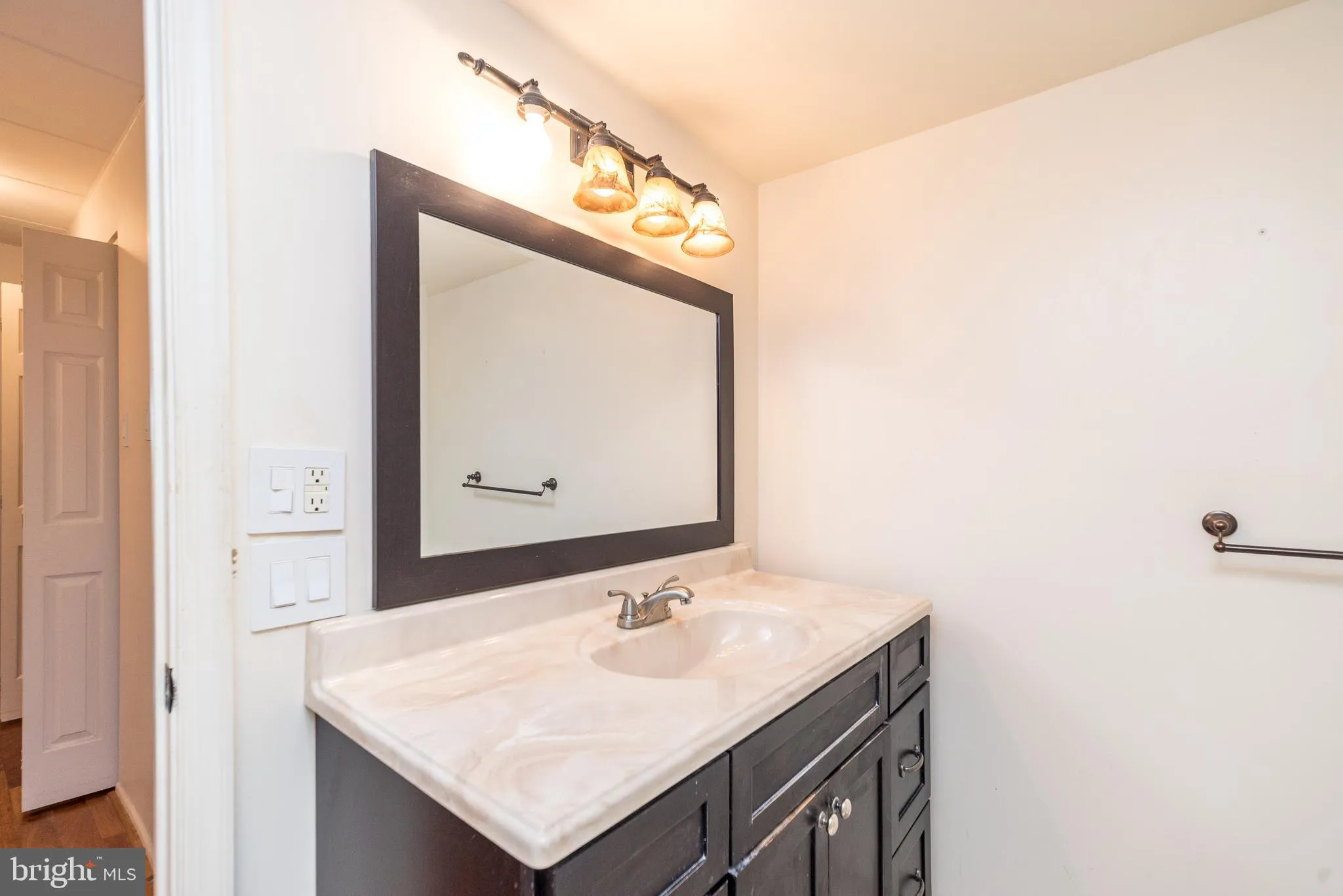 Philadelphia, Pennsylvania 19115, United States, 2 Bedrooms Bedrooms, ,2 BathroomsBathrooms,Residential,Active,183919