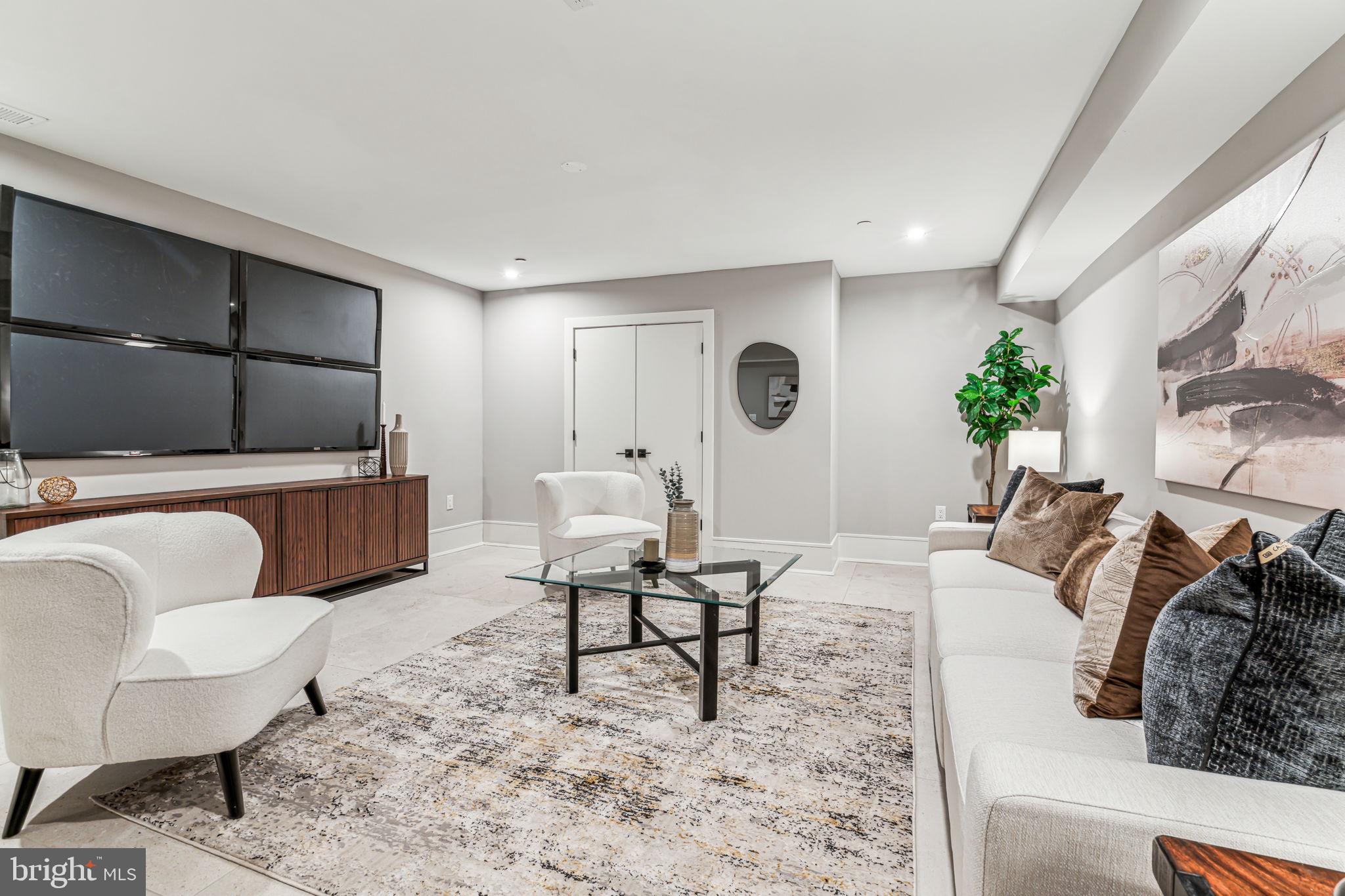 PASSYUNK SQUARE - Residential