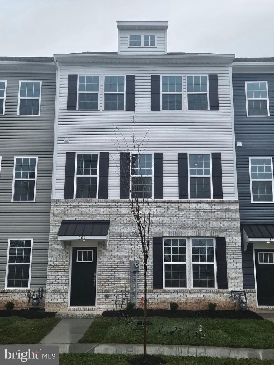 ***ALL OPEN HOUSES AND TOURS BEGIN AT THE MODEL HOME LOCATED AT 109 SMITHWORKS BLVD, PHOENIXVILLE, PA 19460***

STOP OUT NOW TO SEE TO SEE THESE NEW LUXURY TOWNHOMES IN THE HIGHLY SOUGHT AFTER STEELPOINTE COMMUNITY IN DOWNTOWN PHOENIXVILLE!

RECEIVE $5,000 TOWARDS CLOSING COSTS AND A WHIRLPOOL WASHER, DRYER AND REFRIGERATOR WITH USE OF OUR PREFERRED LENDER.

The Holley by D.R. Horton is a new construction home plan featuring 2,135 square feet of open living space, 3 bedrooms, 2.5 baths and a bonus lower level recreation room added on the first floor! The Holley features a 2-car rear entry garage! The kitchen is well appointed with beautiful white cabinetry, a large, walk-in pantry, gourmet stainless steel appliances and a built-in island with ample seating space. The dining room and living room are open, bright and spacious, and the deck off of the main floor offers plenty of outdoor living space! Enjoy the added convenience of this home’s laundry room located on the second floor and a spacious Owner's Suite, bathroom and walk-in closet!

Steelpointe offers new construction luxury 3-Story Townhomes in desired Phoenixville, PA known for its walkable suburban appeal, Downtown Phoenixville has weekly neighborhood events, farmers markets & several annual festivities to make this area feel like home! Commuting to work will be a breeze with convenient access to I-476, 276 & 76 and Routes 422, 100, 202, 23 and the PA Turnpike! Steelpointe is situated in the highly rated, Phoenixville Area School District. Find yourself enjoying a night out on the town along Bridge Street or spend a morning playing a round of golf at Phoenixville Country Club. The community also offers walking access to shopping, dining & breweries such as Root Down Brewing Company, Bistro on Bridge, Sedona Taphouse, Steel City Coffee, Black Lab Bistro, Colonial Theater, LuLu's Boutique, Hipster Home, Reads & Company Bookshop and much more! Adventure awaits on the Schuylkill River Trail & Valley Forge National Park which is just a short drive away.

**Photos are representative and not the actual home.  Finish colors in this home may be different.**
**Final sales price is $588,490 list price.**
**716 Ore St is located at Lot 221 in Steelpointe.**
**March 2026 settlement is preferred.**