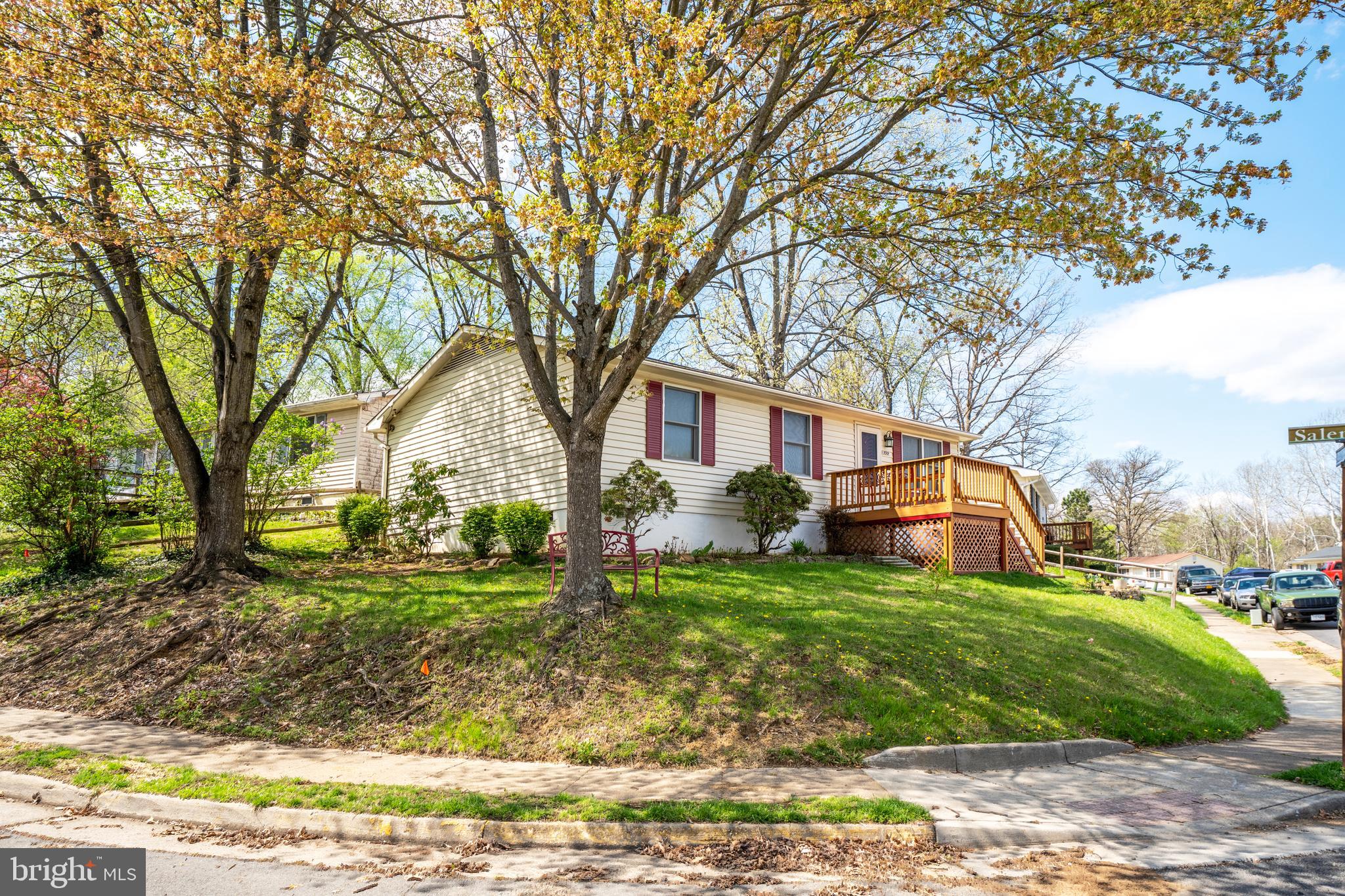 599 ROCKBRIDGE DRIVE SE