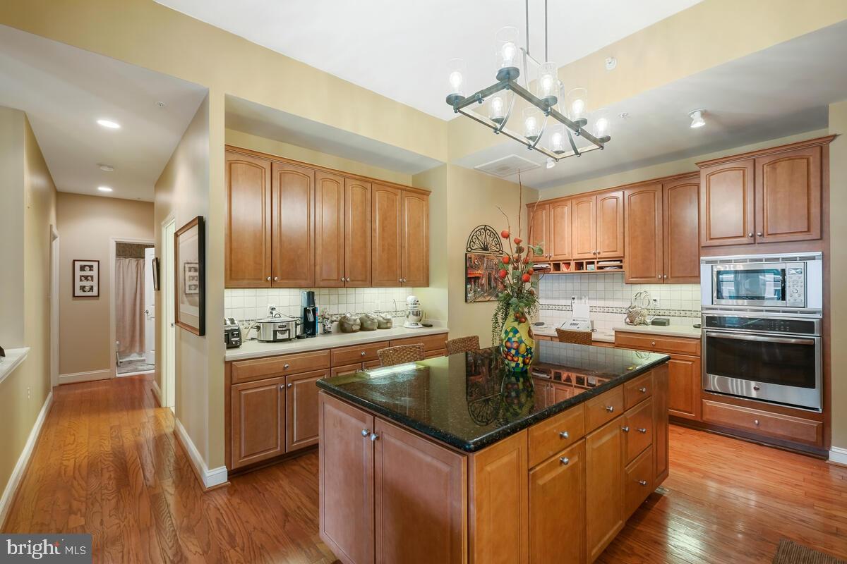 STRATHMORR PARK AT GROSVENOR - Residential