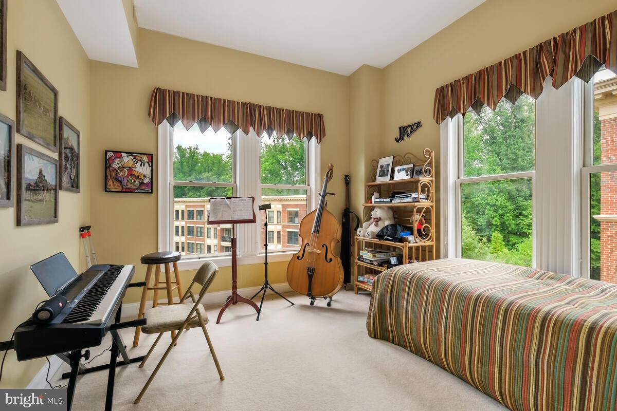 STRATHMORR PARK AT GROSVENOR - Residential