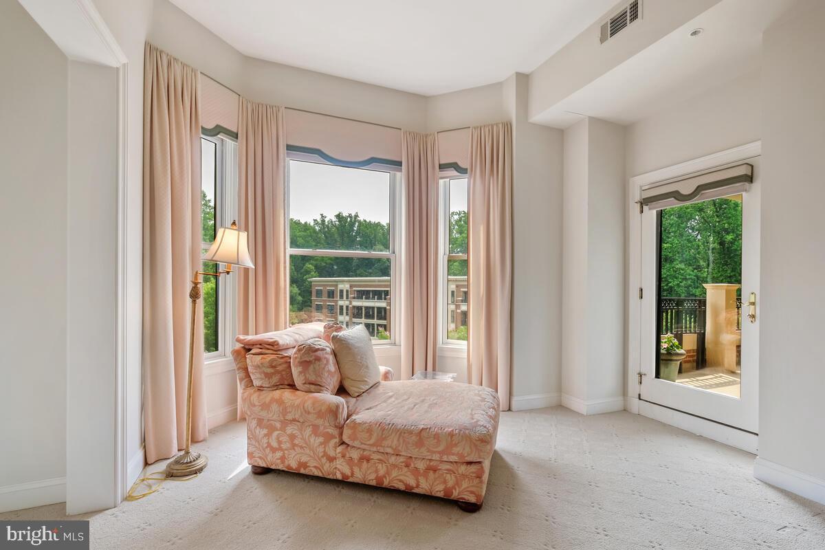 STRATHMORR PARK AT GROSVENOR - Residential