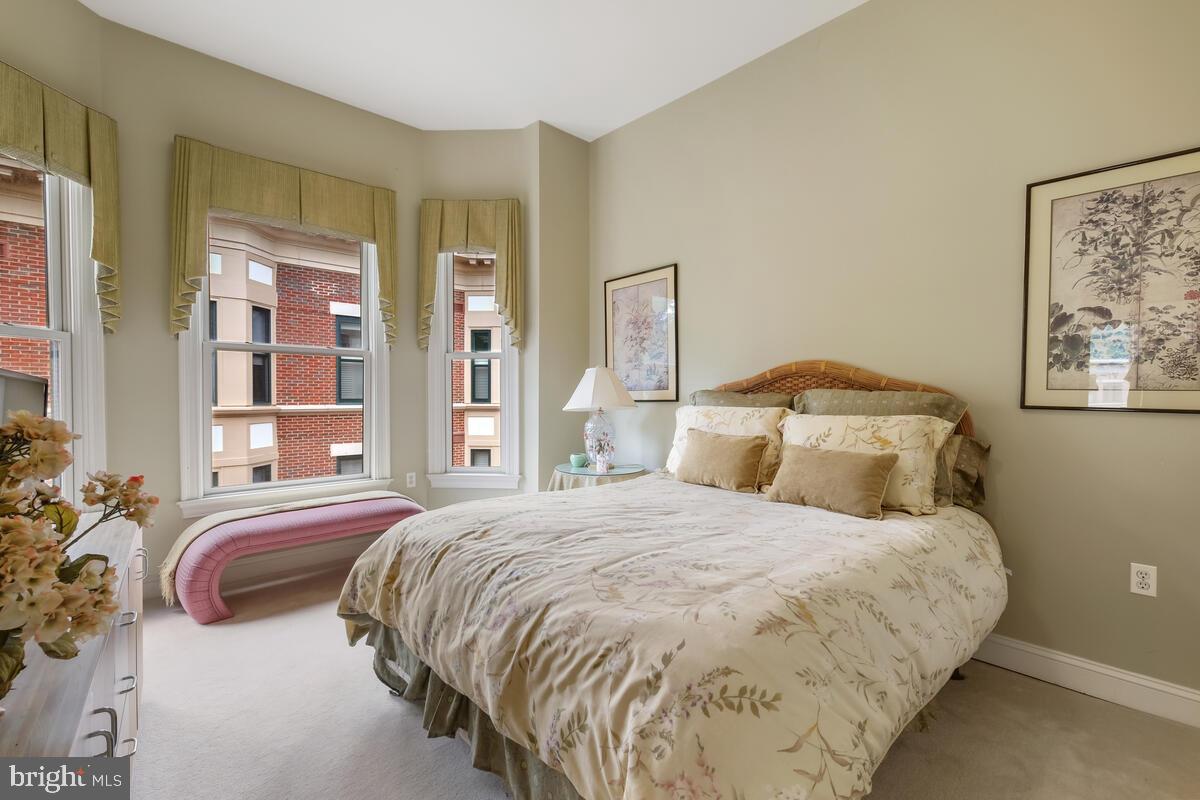 STRATHMORR PARK AT GROSVENOR - Residential