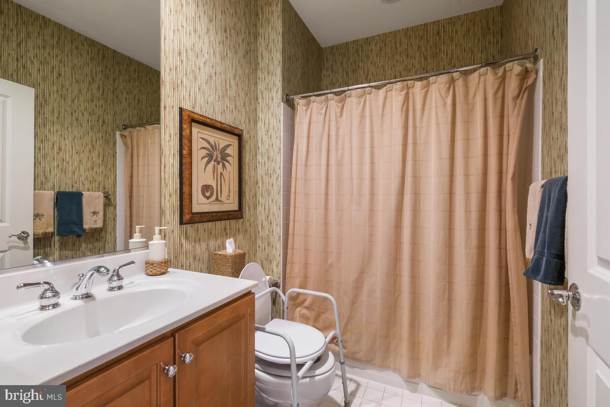 STRATHMORR PARK AT GROSVENOR - Residential