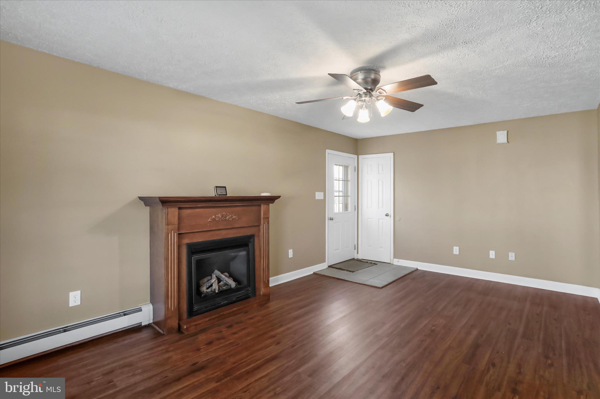 MOUNTAIN LAKE PARK - Residential