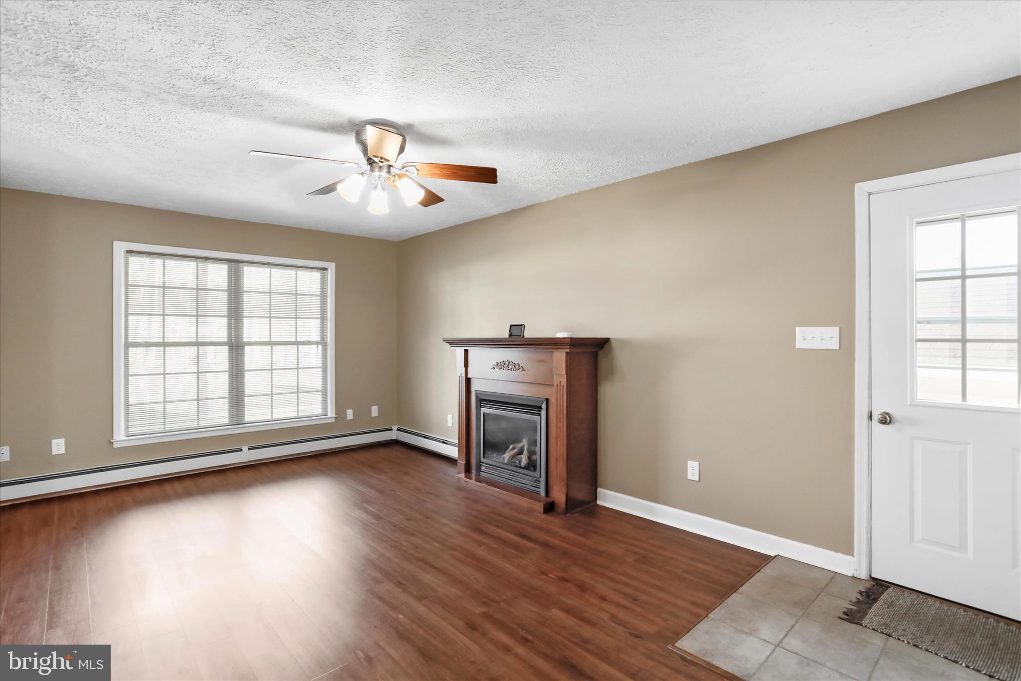 MOUNTAIN LAKE PARK - Residential