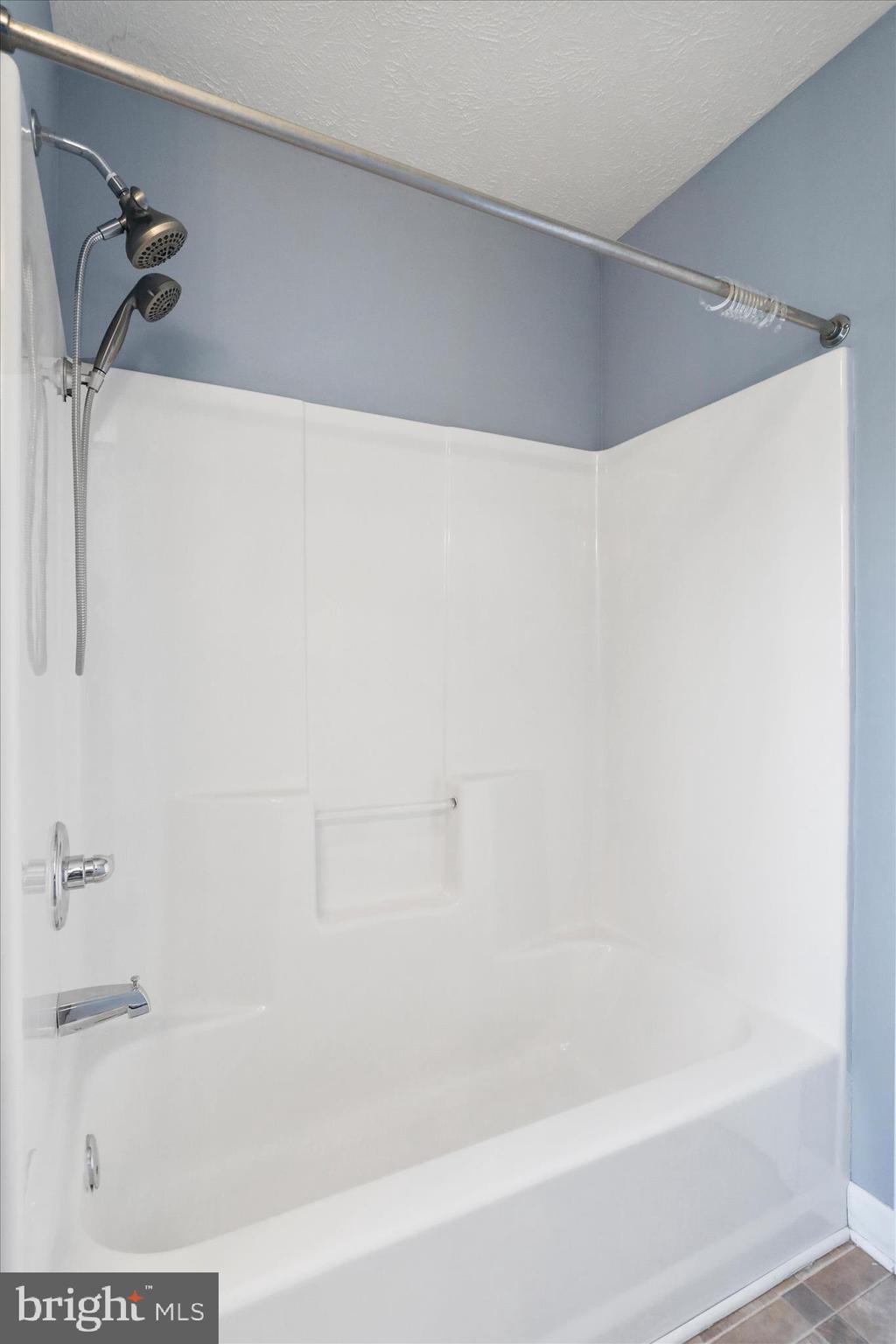 MOUNTAIN LAKE PARK - Residential