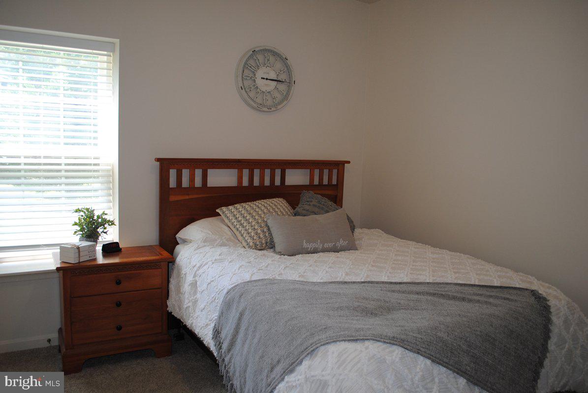 CROSS POINT - Residential Lease