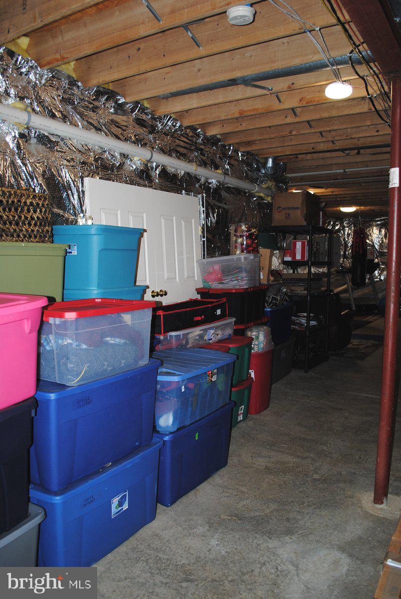 CROSS POINT - Residential Lease