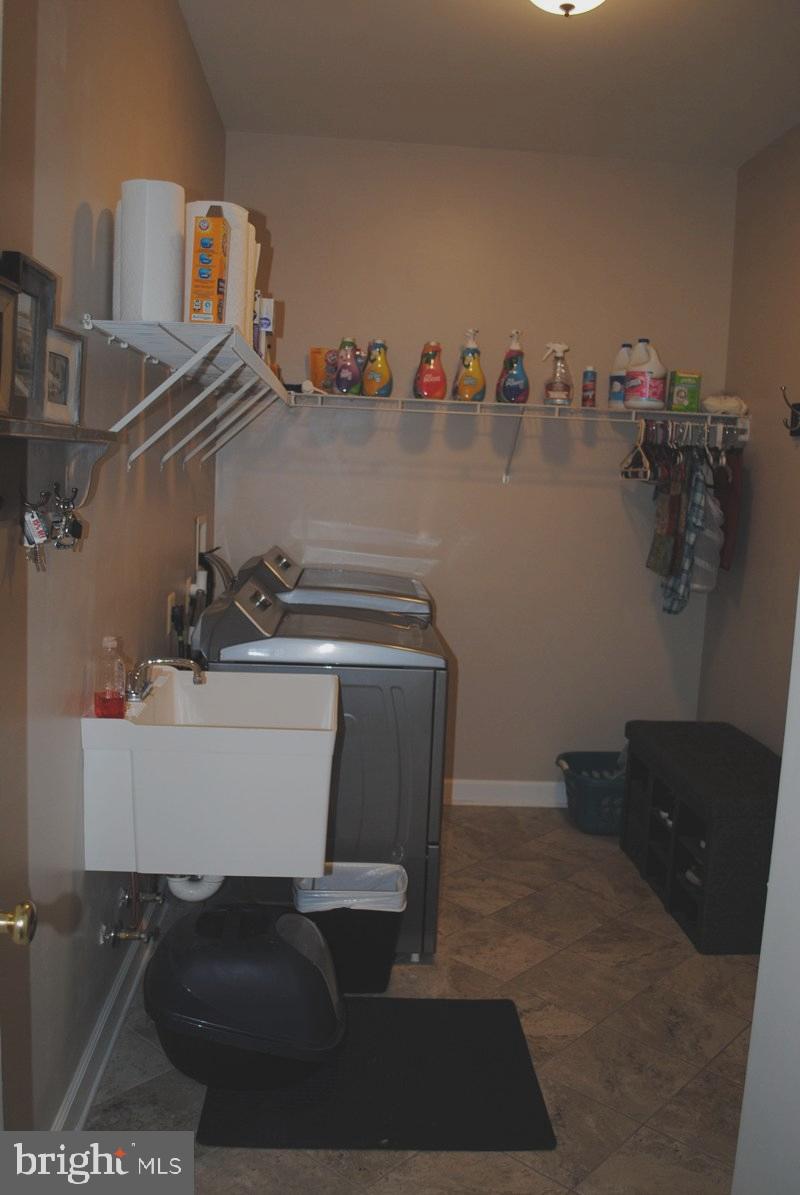 CROSS POINT - Residential Lease