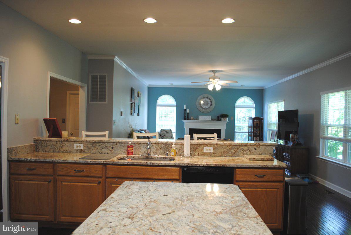 CROSS POINT - Residential Lease