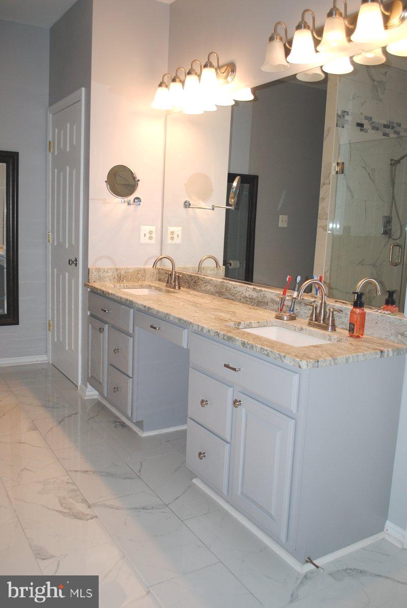 CROSS POINT - Residential Lease