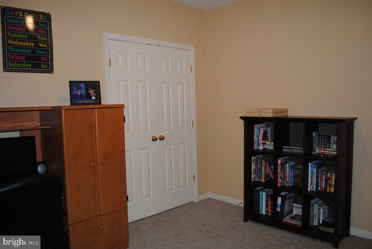 CROSS POINT - Residential Lease