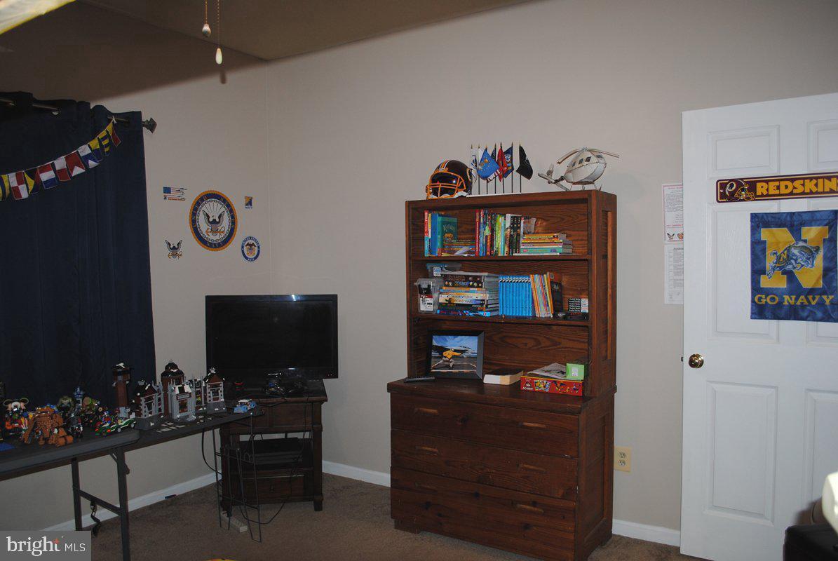 CROSS POINT - Residential Lease