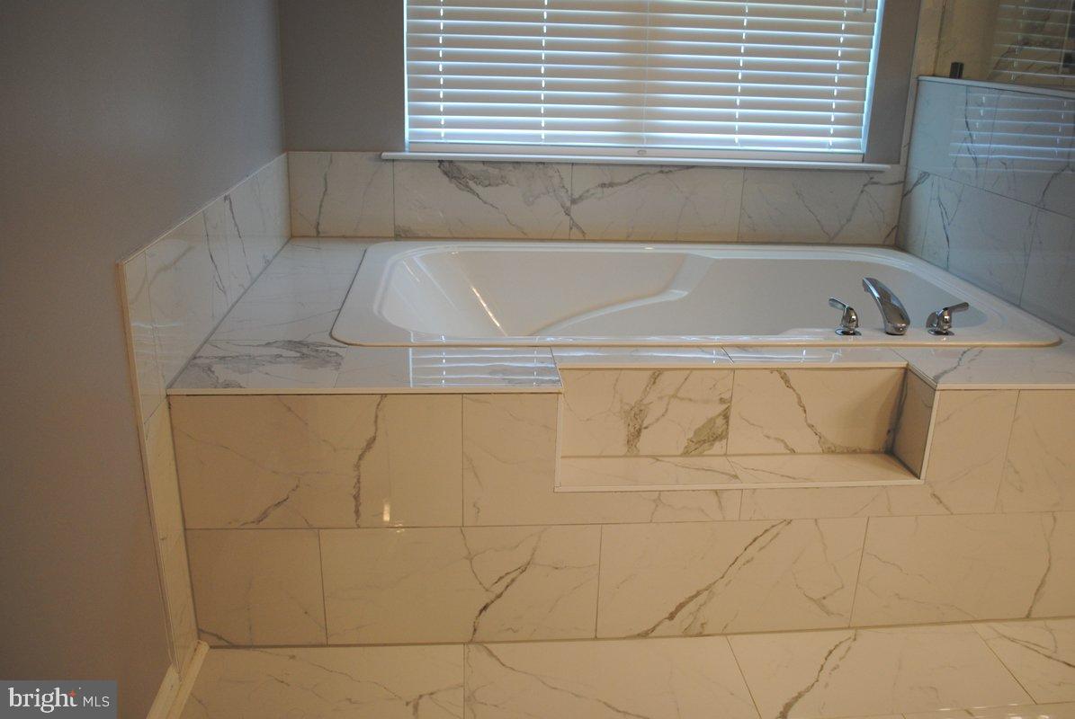 CROSS POINT - Residential Lease