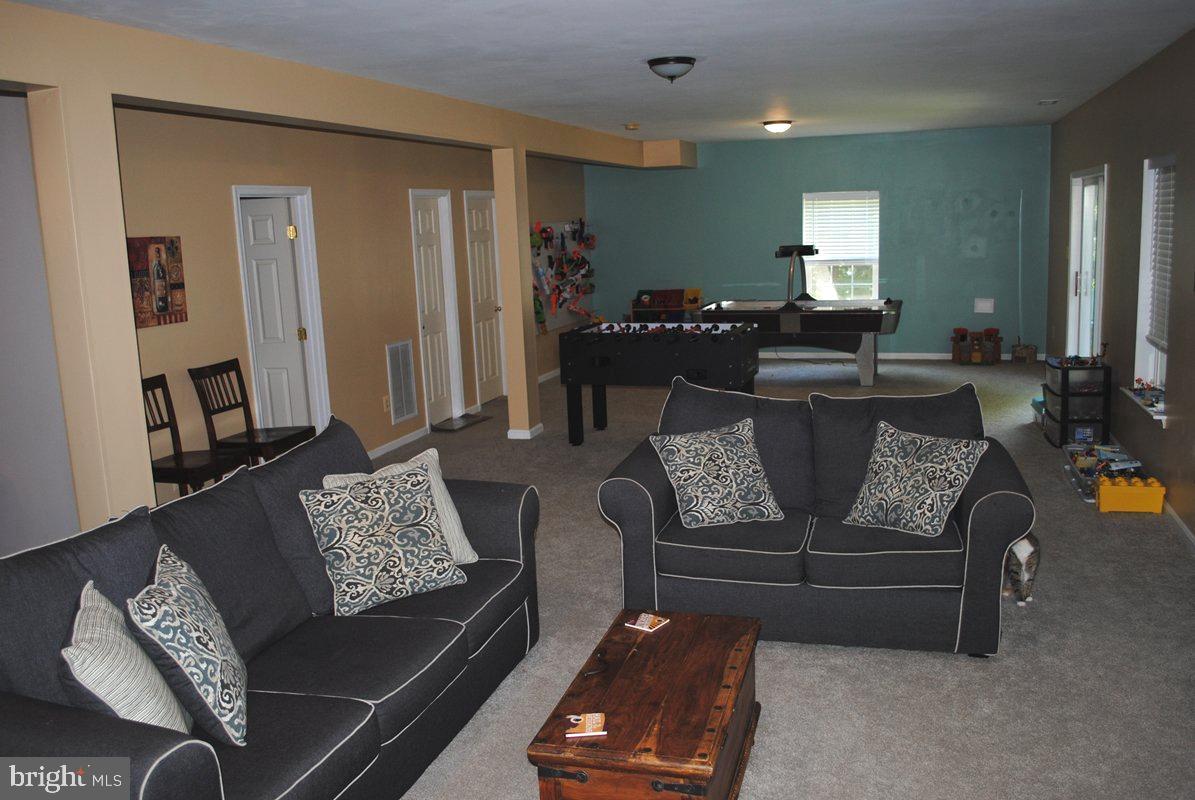 CROSS POINT - Residential Lease