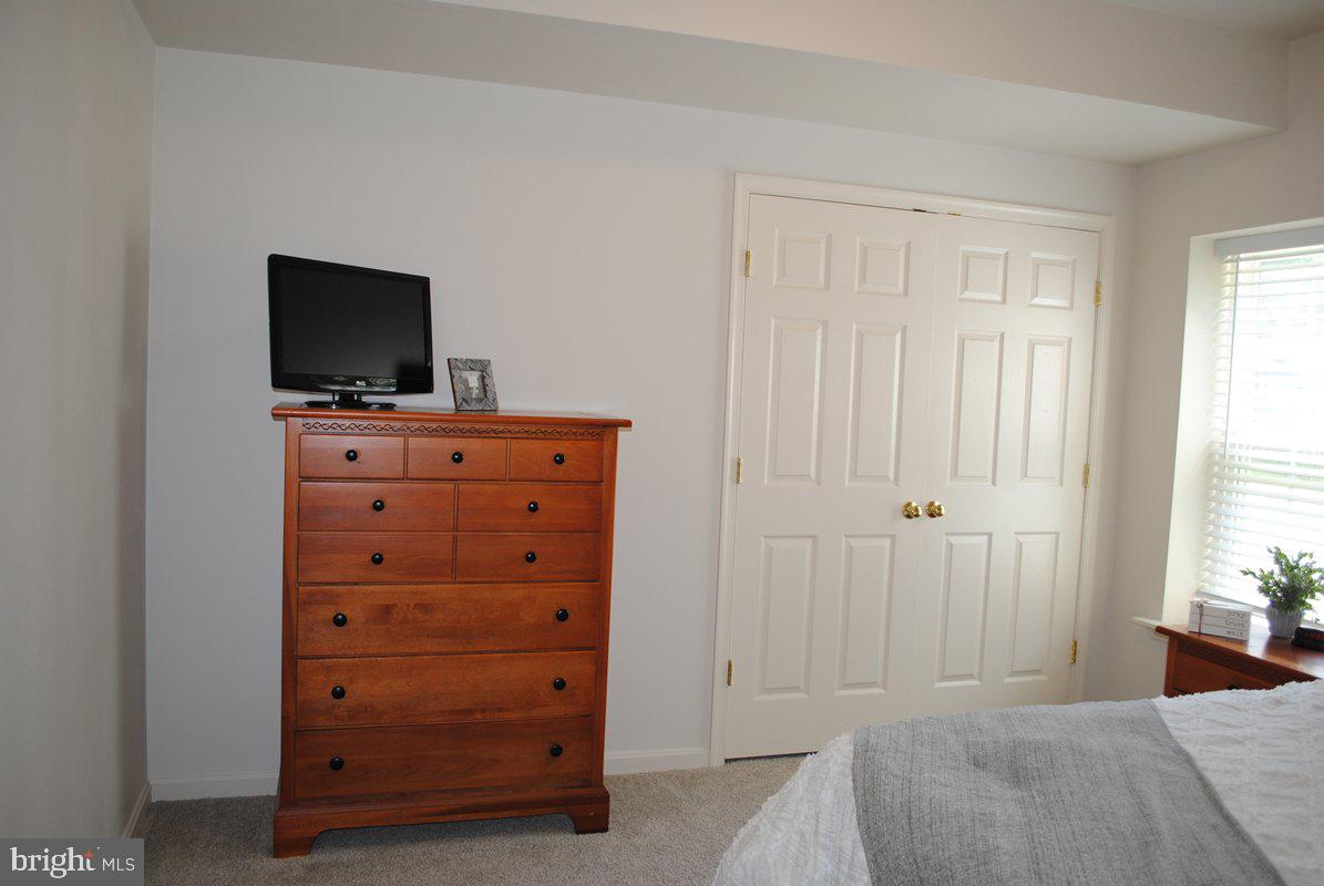 CROSS POINT - Residential Lease