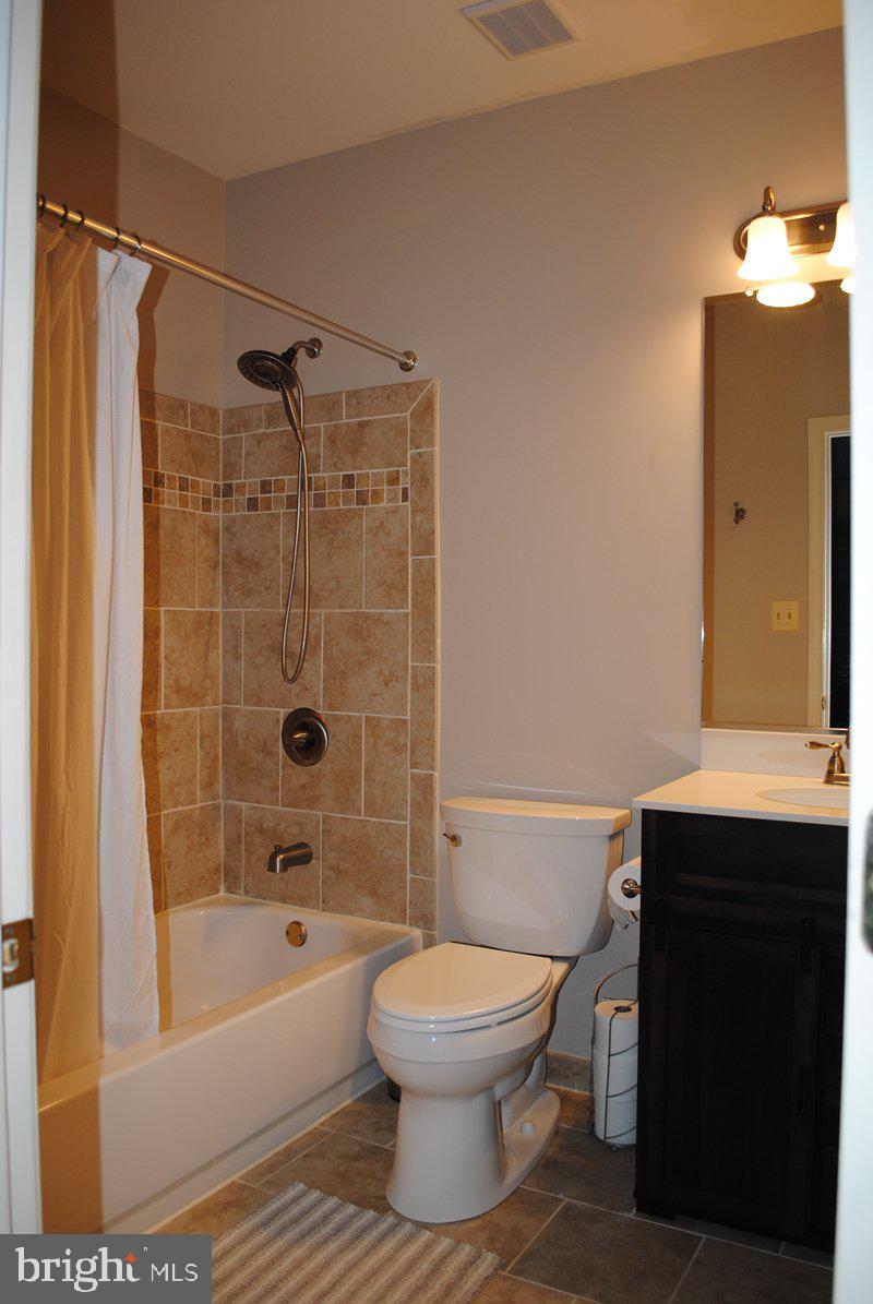 CROSS POINT - Residential Lease